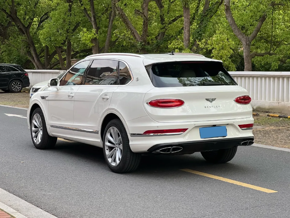 2024 Bentley Bentayga 4.0T 550HP V8 8AT,autocango,china used car exporter,china ev exporter,chinese used car exporter,chinese used ev exporter