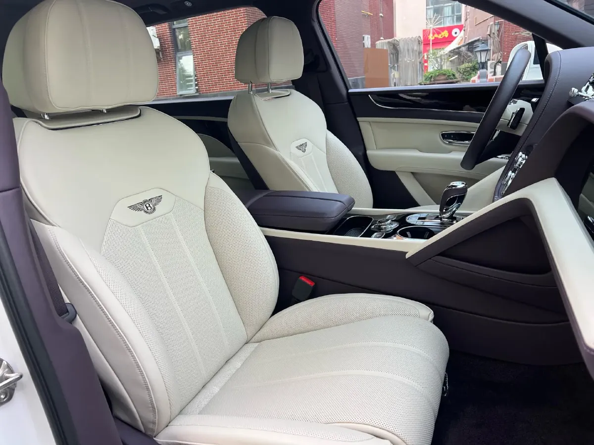 2024 Bentley Bentayga 4.0T 550HP V8 8AT,autocango,china used car exporter,china ev exporter,chinese used car exporter,chinese used ev exporter