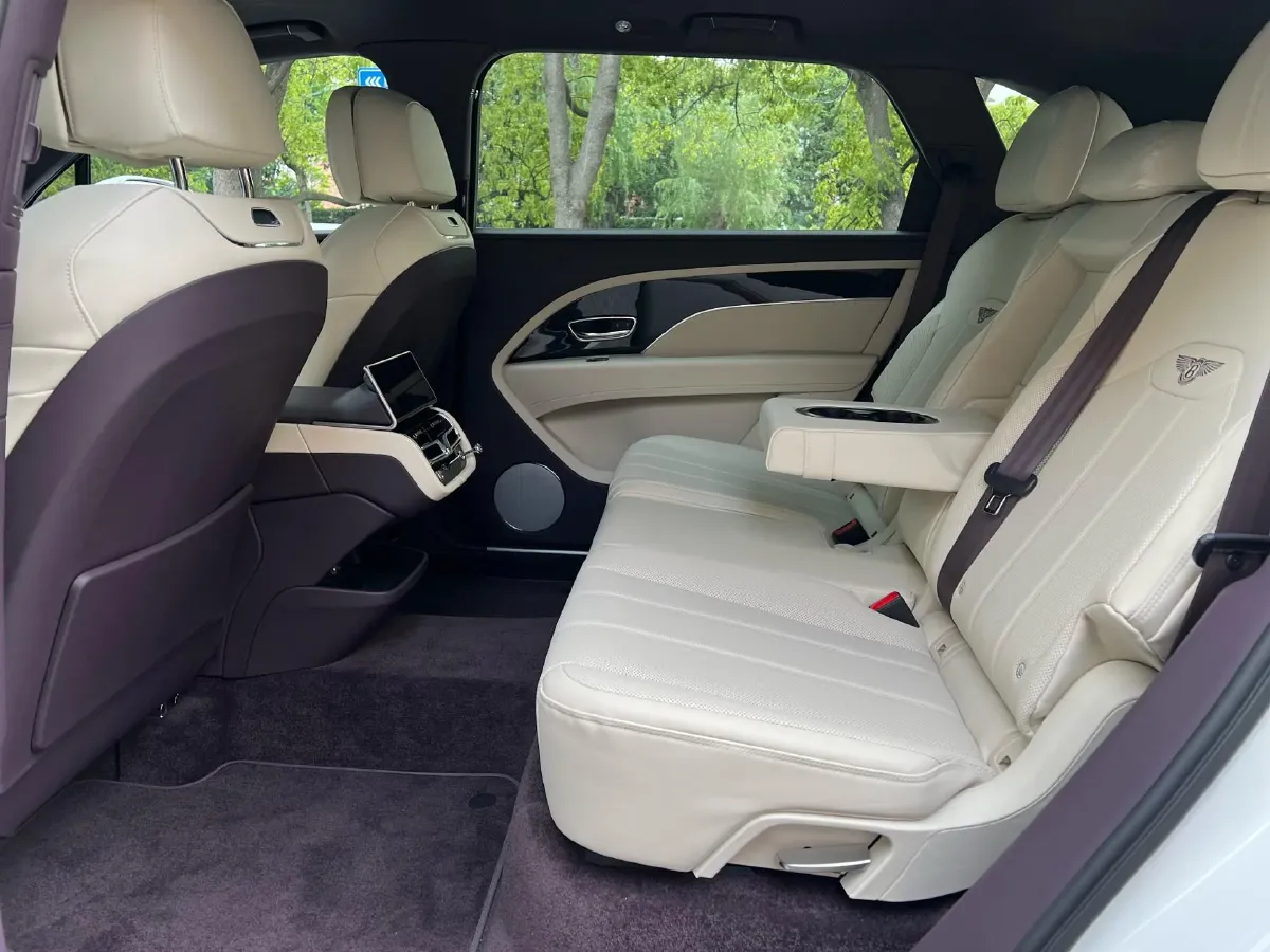 2024 Bentley Bentayga 4.0T 550HP V8 8AT,autocango,china used car exporter,china ev exporter,chinese used car exporter,chinese used ev exporter