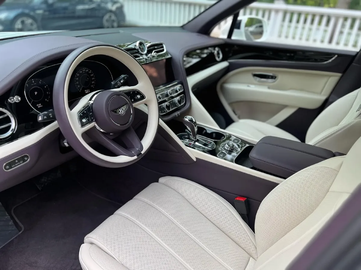 2024 Bentley Bentayga 4.0T 550HP V8 8AT,autocango,china used car exporter,china ev exporter,chinese used car exporter,chinese used ev exporter