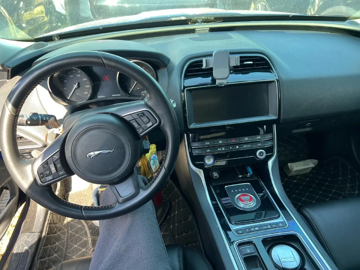 2019 Jeep Cherokee 2.0T 265HP L4 9AT,autocango,china used car exporter,china ev exporter,chinese used car exporter,chinese used ev exporter