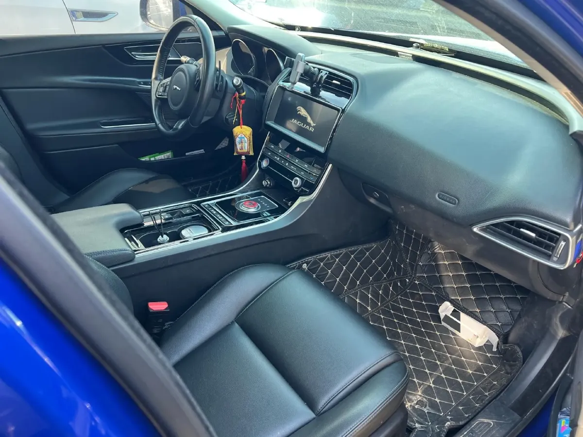 2019 Jeep Cherokee 2.0T 265HP L4 9AT,autocango,china used car exporter,china ev exporter,chinese used car exporter,chinese used ev exporter