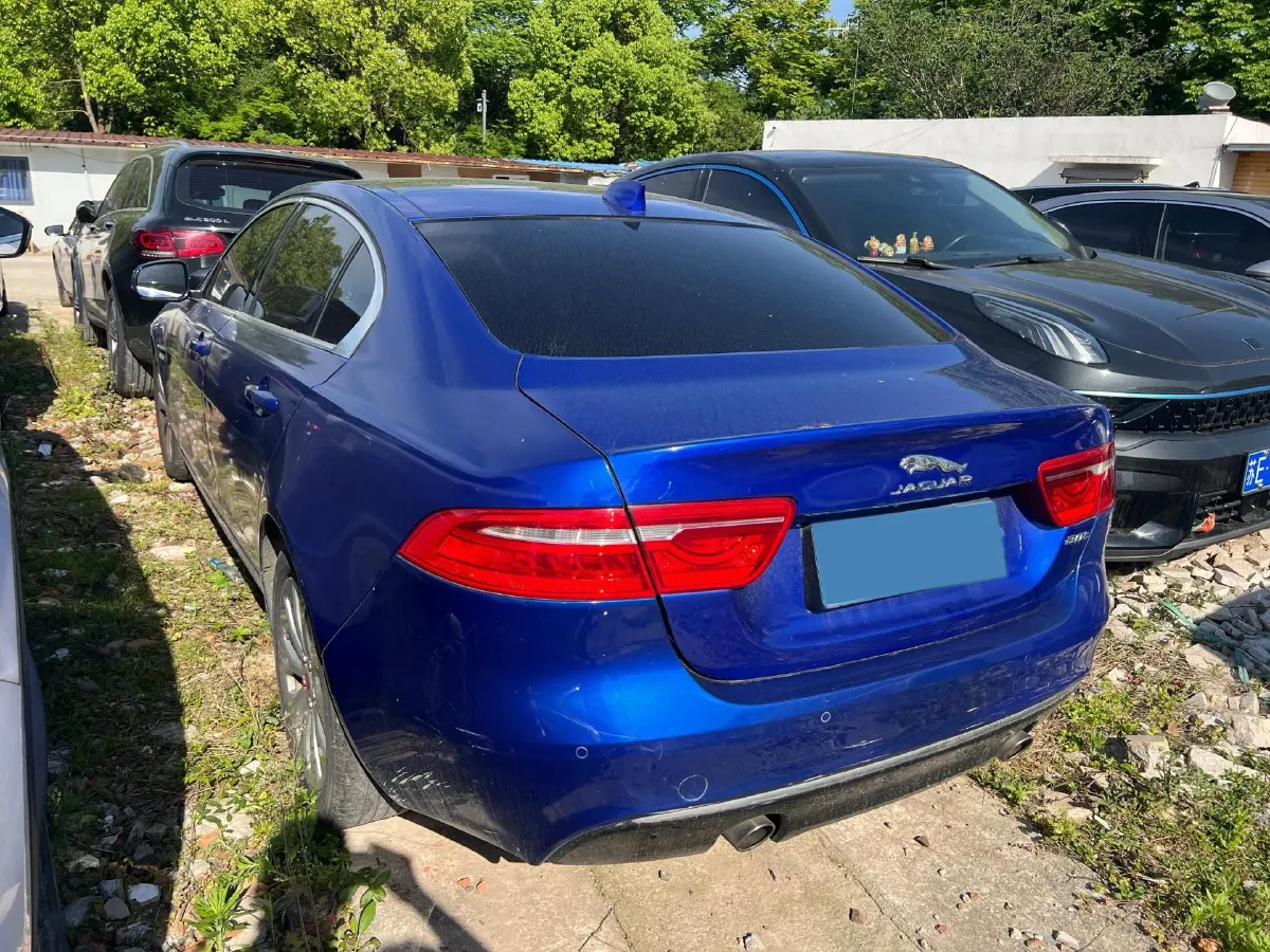 2019 Jeep Cherokee 2.0T 265HP L4 9AT,autocango,china used car exporter,china ev exporter,chinese used car exporter,chinese used ev exporter