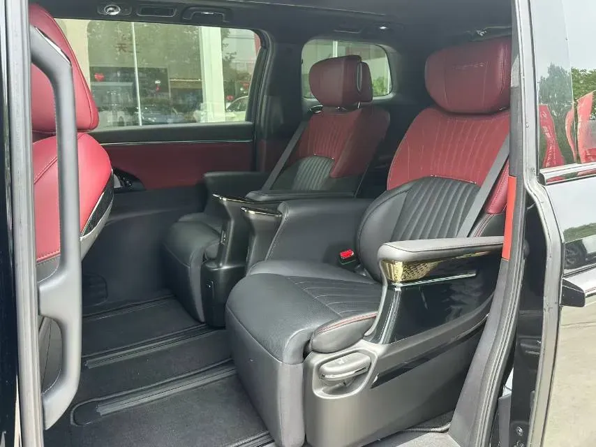 2024 GAC Trumpchi M8 2.0T 252HP L4 8AT,autocango,china used car exporter,china ev exporter,chinese used car exporter,chinese used ev exporter