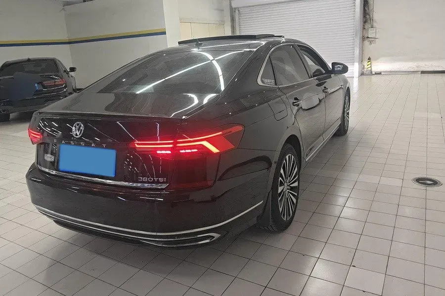 2019 Volvo V40 1.5T 152HP L4 6AT,autocango,china used car exporter,china ev exporter,chinese used car exporter,chinese used ev exporter