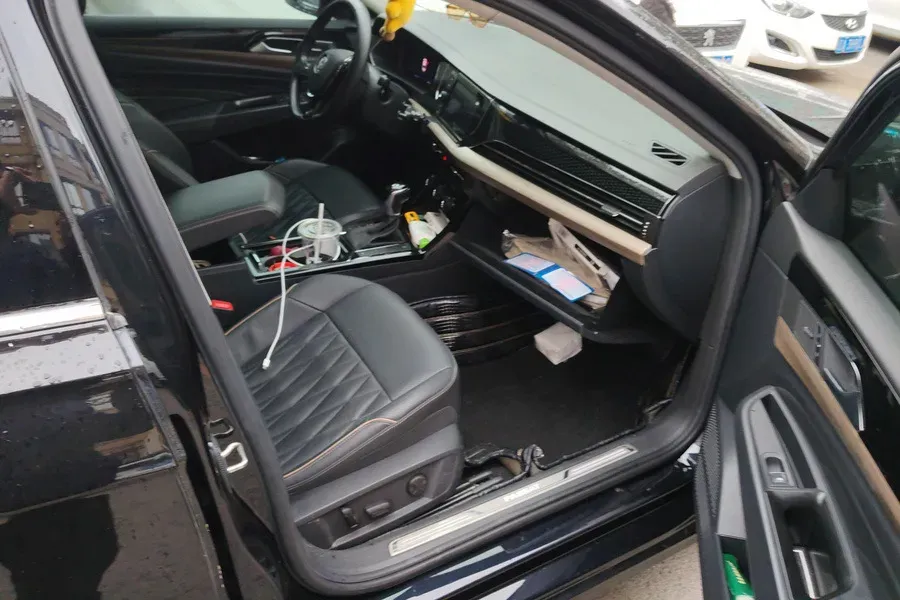 2019 Volvo V40 1.5T 152HP L4 6AT,autocango,china used car exporter,china ev exporter,chinese used car exporter,chinese used ev exporter