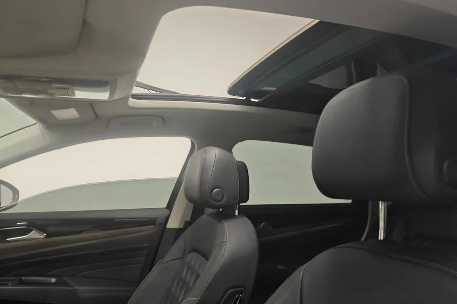 2019 Volvo V40 1.5T 152HP L4 6AT,autocango,china used car exporter,china ev exporter,chinese used car exporter,chinese used ev exporter