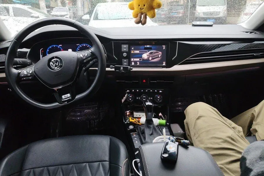 2019 Volvo V40 1.5T 152HP L4 6AT,autocango,china used car exporter,china ev exporter,chinese used car exporter,chinese used ev exporter