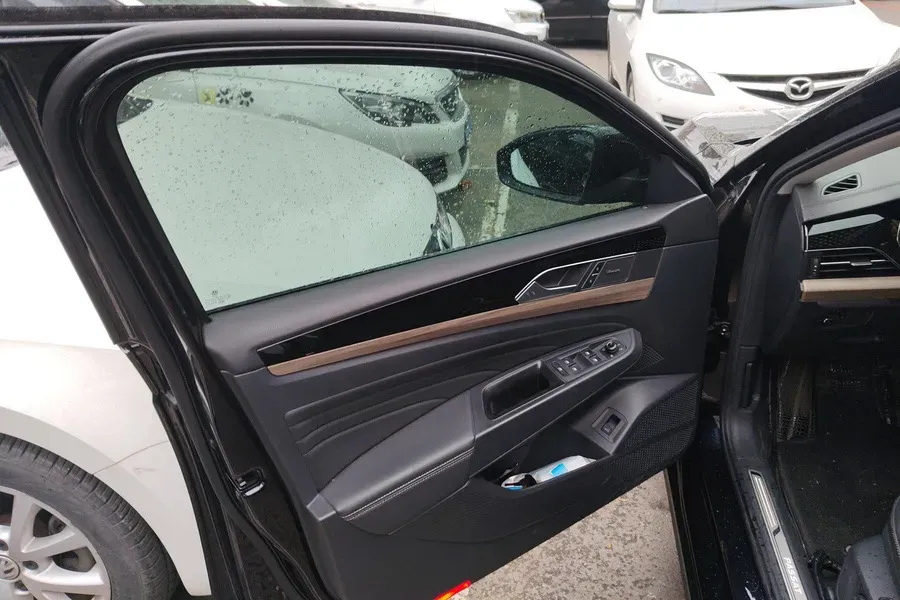 2019 Volvo V40 1.5T 152HP L4 6AT,autocango,china used car exporter,china ev exporter,chinese used car exporter,chinese used ev exporter