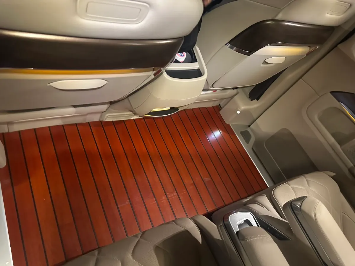 2022 Mercedes-Benz V Class 2.0T 211HP L4 9AT,autocango,china used car exporter,china ev exporter,chinese used car exporter,chinese used ev exporter
