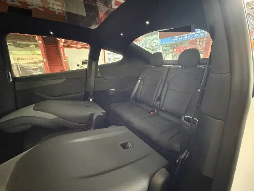 2025 Tesla Model Y L BEV,autocango,china used car exporter,china ev exporter,chinese used car exporter,chinese used ev exporter