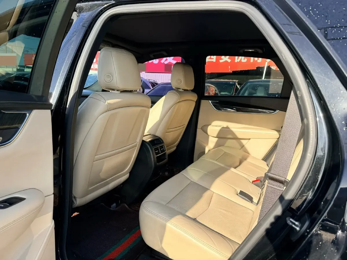 2018 Cadillac XT5 2.0T 250HP L4 8AT,autocango,china used car exporter,china ev exporter,chinese used car exporter,chinese used ev exporter