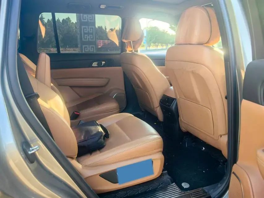2021 Li ONE Range Extended 131HP REEV 40.5KWH,autocango,china used car exporter,china ev exporter,chinese used car exporter,chinese used ev exporter