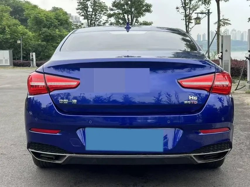 2020 HongQi H5 1.5T 169HP L4 7DCT,autocango,china used car exporter,china ev exporter,chinese used car exporter,chinese used ev exporter