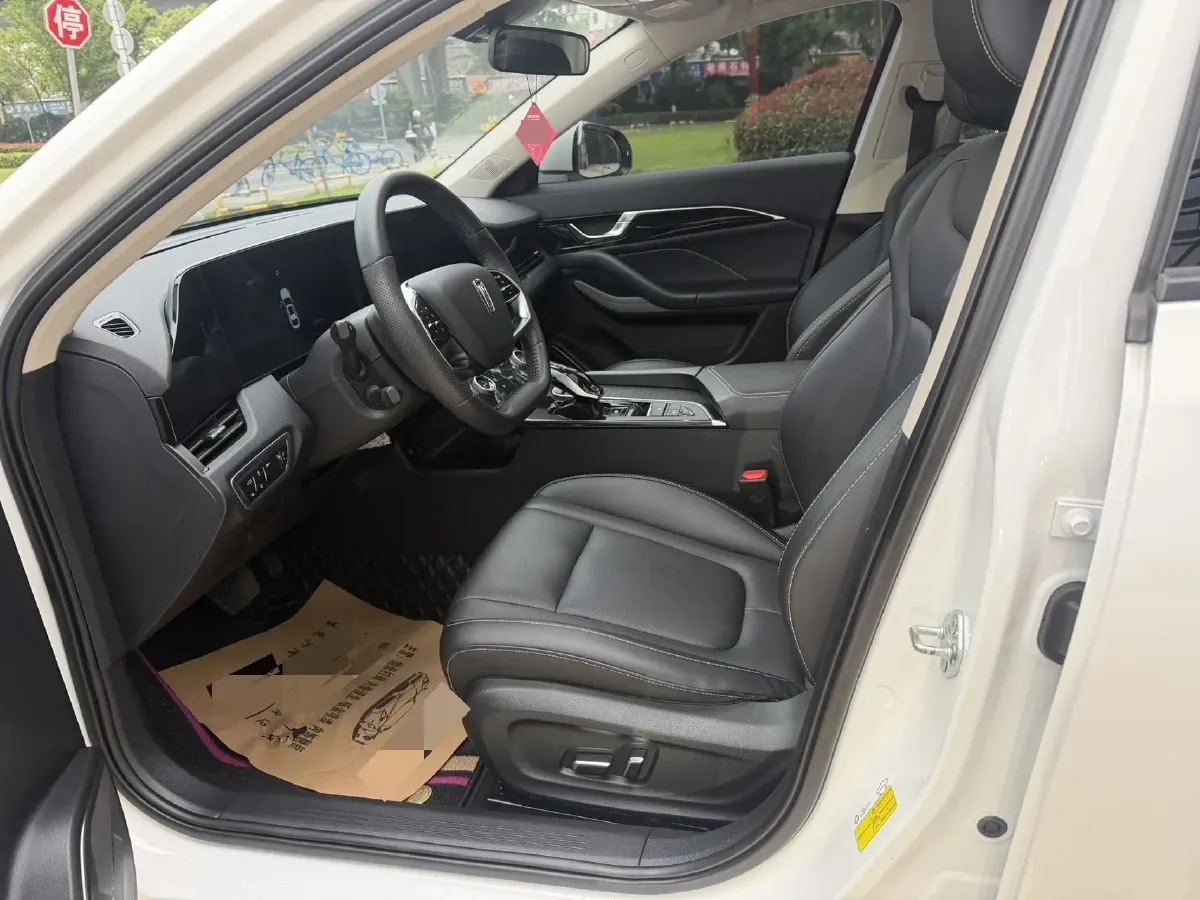 2023 Bestune B70 1.5T 169HP L4 7DCT,autocango,china used car exporter,china ev exporter,chinese used car exporter,chinese used ev exporter