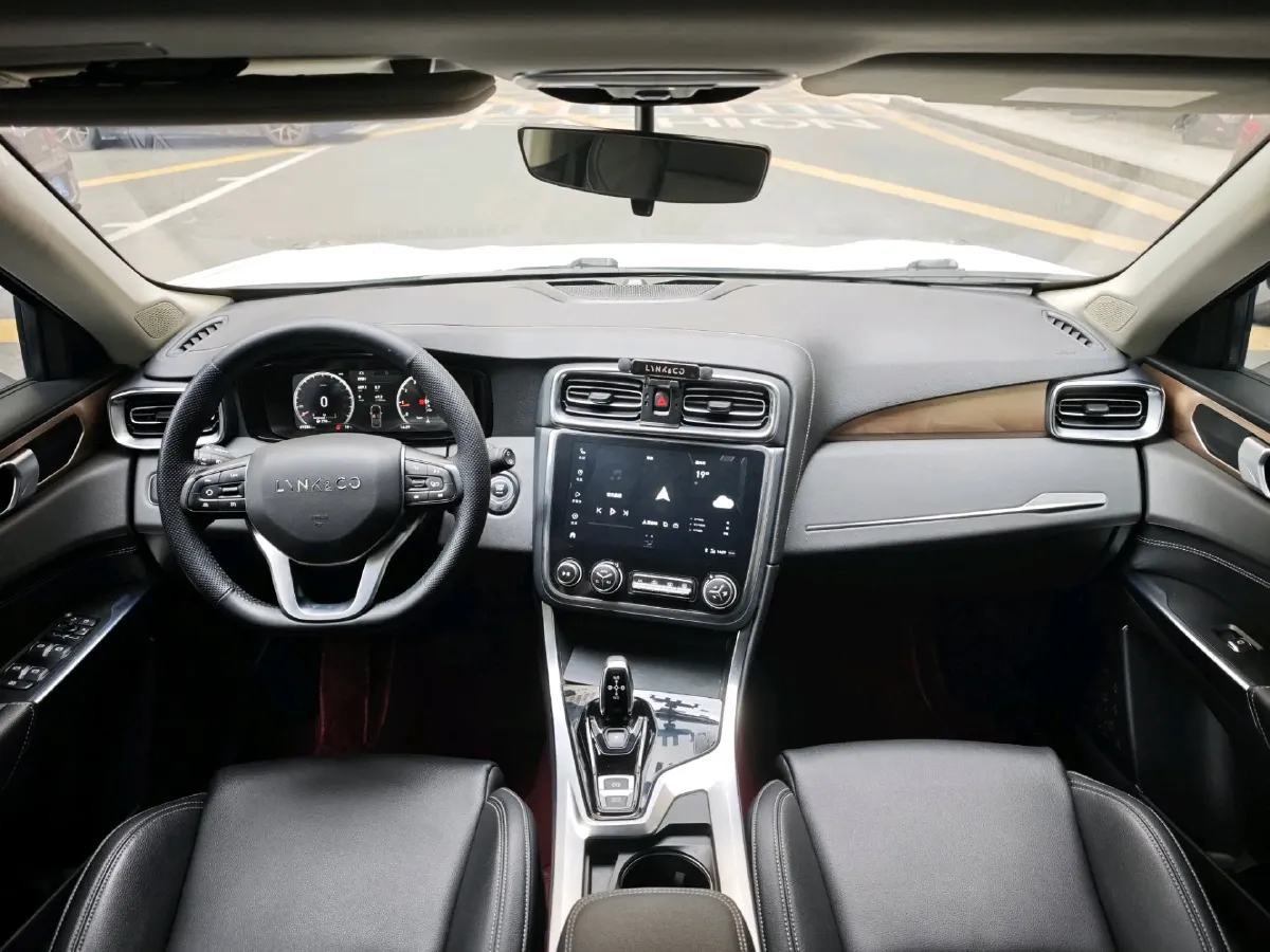 2019 LYNK&CO 01 2.0T 190HP L4 6AT,autocango,china used car exporter,china ev exporter,chinese used car exporter,chinese used ev exporter