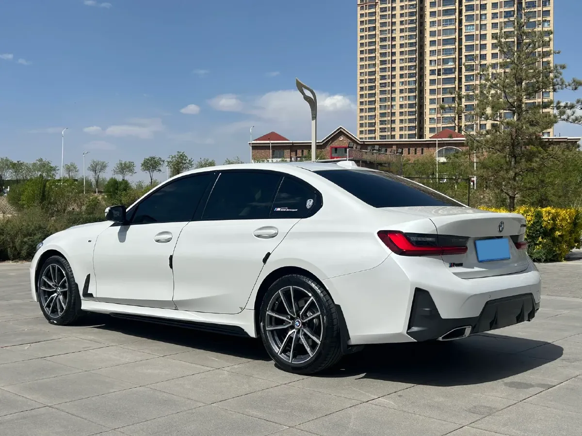 2023 BMW 3 Series 2.0T 156HP L4 8AT,autocango,china used car exporter,china ev exporter,chinese used car exporter,chinese used ev exporter