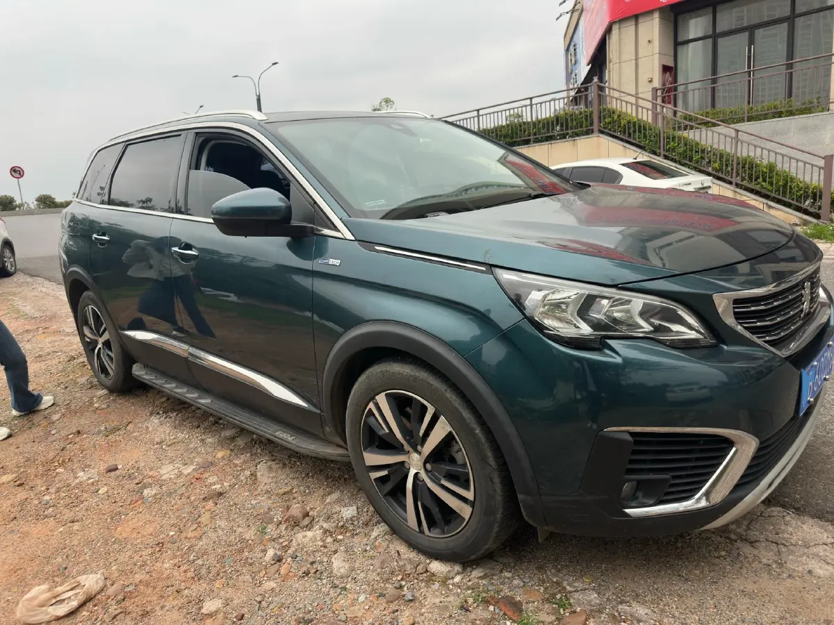 2017 Peugeot 5008 1.8T 204HP L4 6AT,autocango,china used car exporter,china ev exporter,chinese used car exporter,chinese used ev exporter