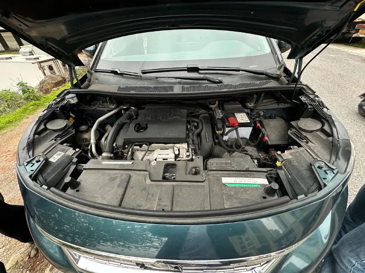 2017 Peugeot 5008 1.8T 204HP L4 6AT,autocango,china used car exporter,china ev exporter,chinese used car exporter,chinese used ev exporter