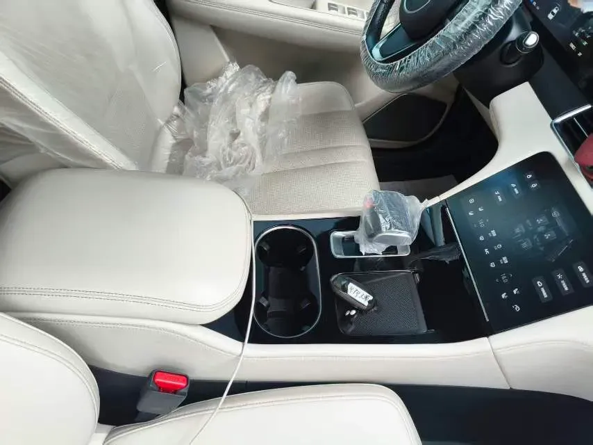 2020 Li ONE Range Extended 131HP REEV 40.5KWH,autocango,china used car exporter,china ev exporter,chinese used car exporter,chinese used ev exporter