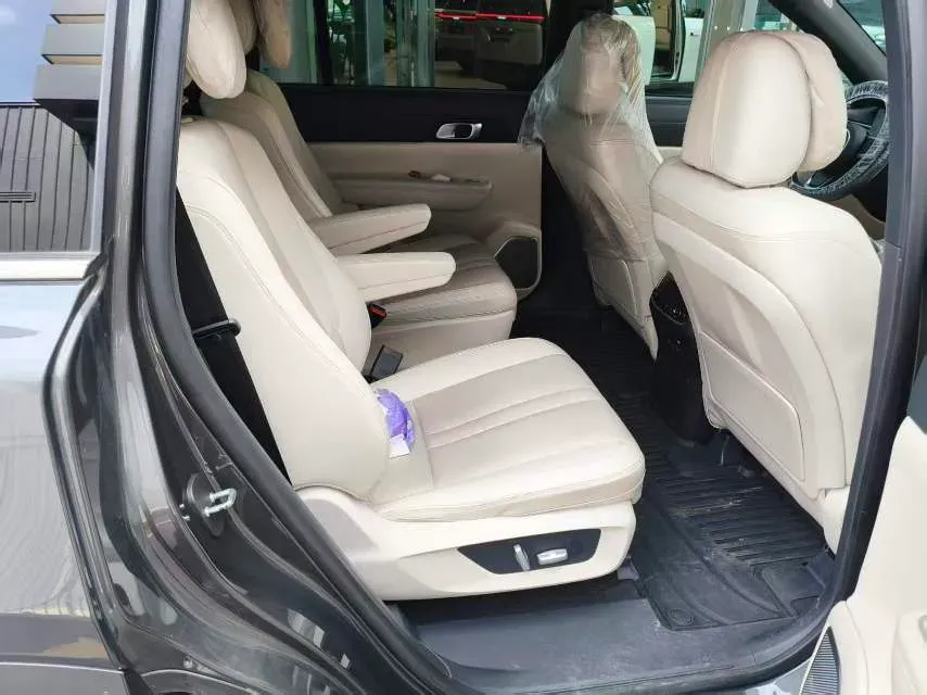 2020 Li ONE Range Extended 131HP REEV 40.5KWH,autocango,china used car exporter,china ev exporter,chinese used car exporter,chinese used ev exporter
