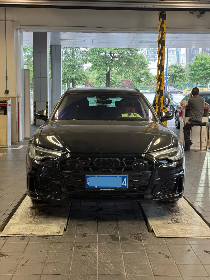 2023 Audi A6 2.0T 265HP L4 7DCT,autocango,china used car exporter,china ev exporter,chinese used car exporter,chinese used ev exporter