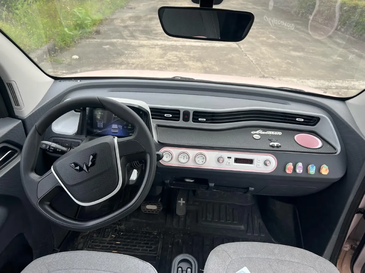 2022 WuLing HongGuang MINI EV BEV 9KWH,autocango,china used car exporter,china ev exporter,chinese used car exporter,chinese used ev exporter