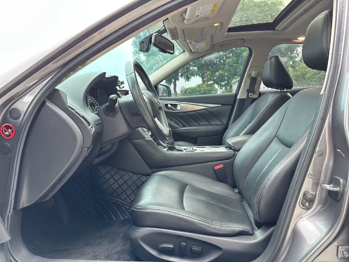 2018 Jeep Grand Commander 2.0T 265HP L4 9AT,autocango,china used car exporter,china ev exporter,chinese used car exporter,chinese used ev exporter