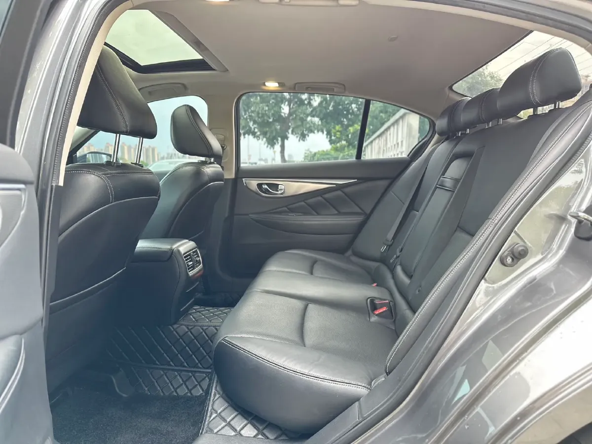 2018 Jeep Grand Commander 2.0T 265HP L4 9AT,autocango,china used car exporter,china ev exporter,chinese used car exporter,chinese used ev exporter