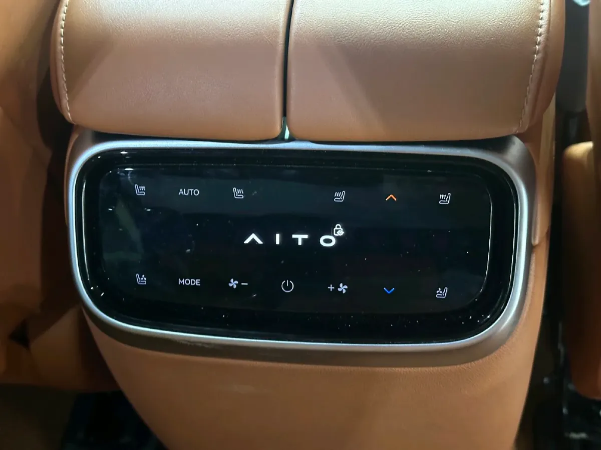 2026 AITO AITO M7 REEV 160HP REEV,autocango,china used car exporter,china ev exporter,chinese used car exporter,chinese used ev exporter