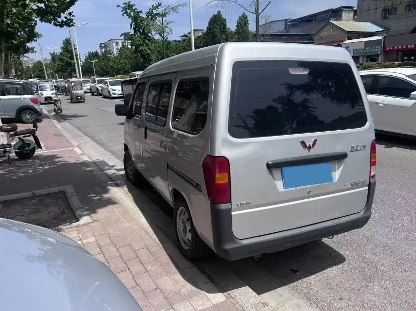 2023 WuLing ZhiGuang 1.5L 102HP L4 5MT,autocango,china used car exporter,china ev exporter,chinese used car exporter,chinese used ev exporter