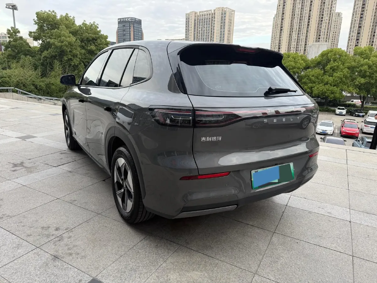 2024 Geely Emgrand L HiP 1.5T 181HP L4 3DHT PHEV 15.5KWH,autocango,china used car exporter,china ev exporter,chinese used car exporter,chinese used ev exporter