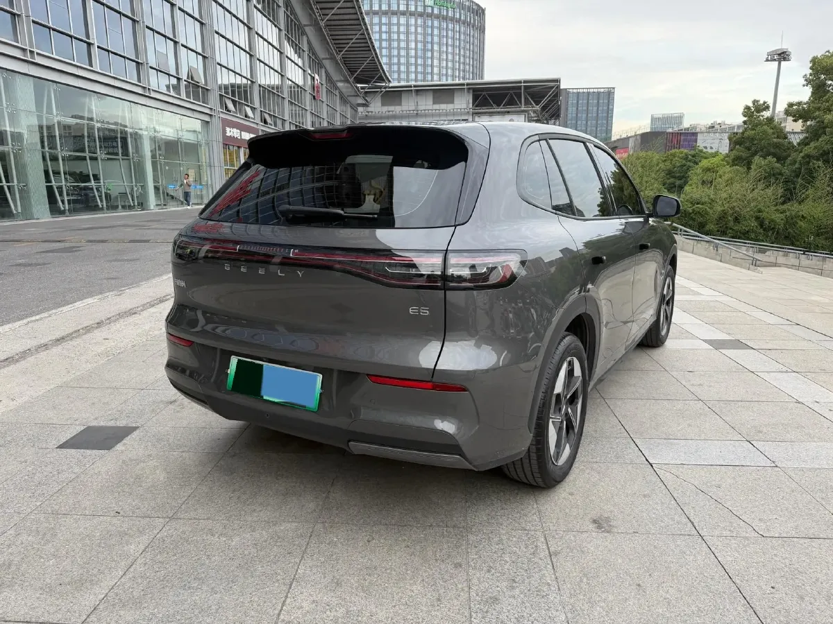 2024 Geely Emgrand L HiP 1.5T 181HP L4 3DHT PHEV 15.5KWH,autocango,china used car exporter,china ev exporter,chinese used car exporter,chinese used ev exporter