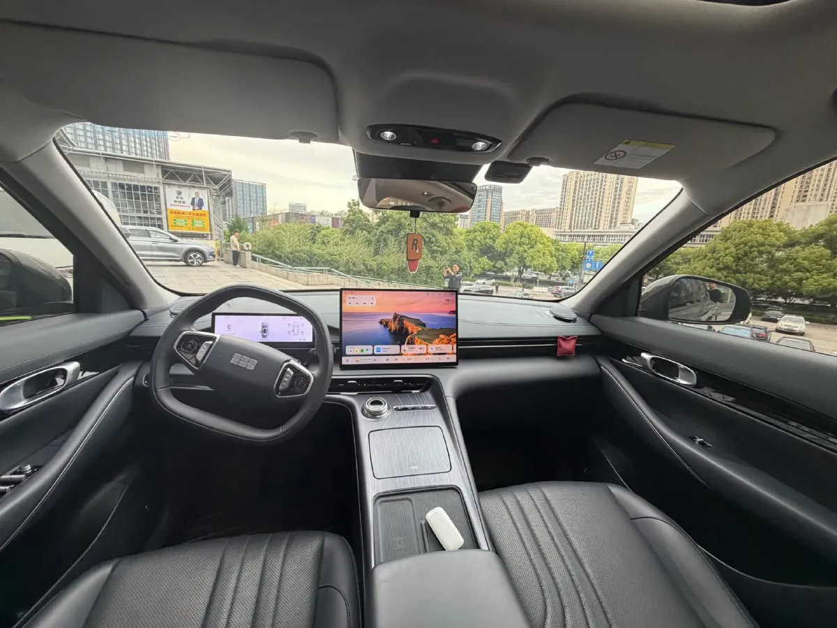 2024 Geely Emgrand L HiP 1.5T 181HP L4 3DHT PHEV 15.5KWH,autocango,china used car exporter,china ev exporter,chinese used car exporter,chinese used ev exporter
