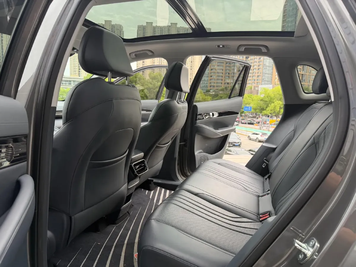 2024 Geely Emgrand L HiP 1.5T 181HP L4 3DHT PHEV 15.5KWH,autocango,china used car exporter,china ev exporter,chinese used car exporter,chinese used ev exporter