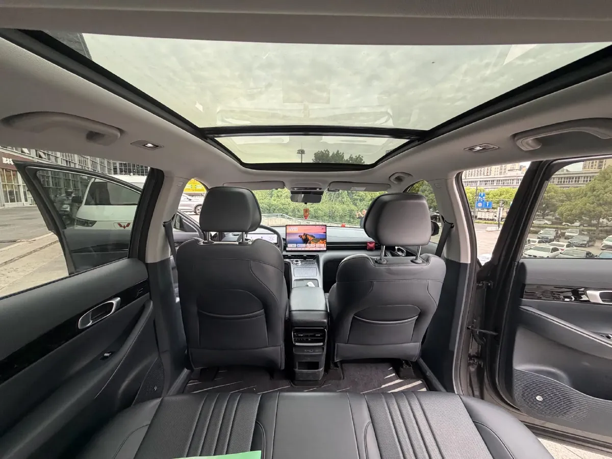 2024 Geely Emgrand L HiP 1.5T 181HP L4 3DHT PHEV 15.5KWH,autocango,china used car exporter,china ev exporter,chinese used car exporter,chinese used ev exporter