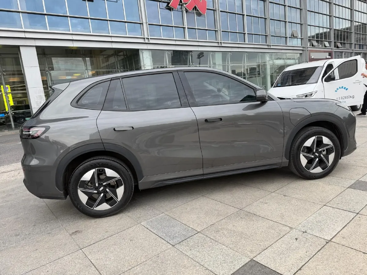 2024 Geely Emgrand L HiP 1.5T 181HP L4 3DHT PHEV 15.5KWH,autocango,china used car exporter,china ev exporter,chinese used car exporter,chinese used ev exporter