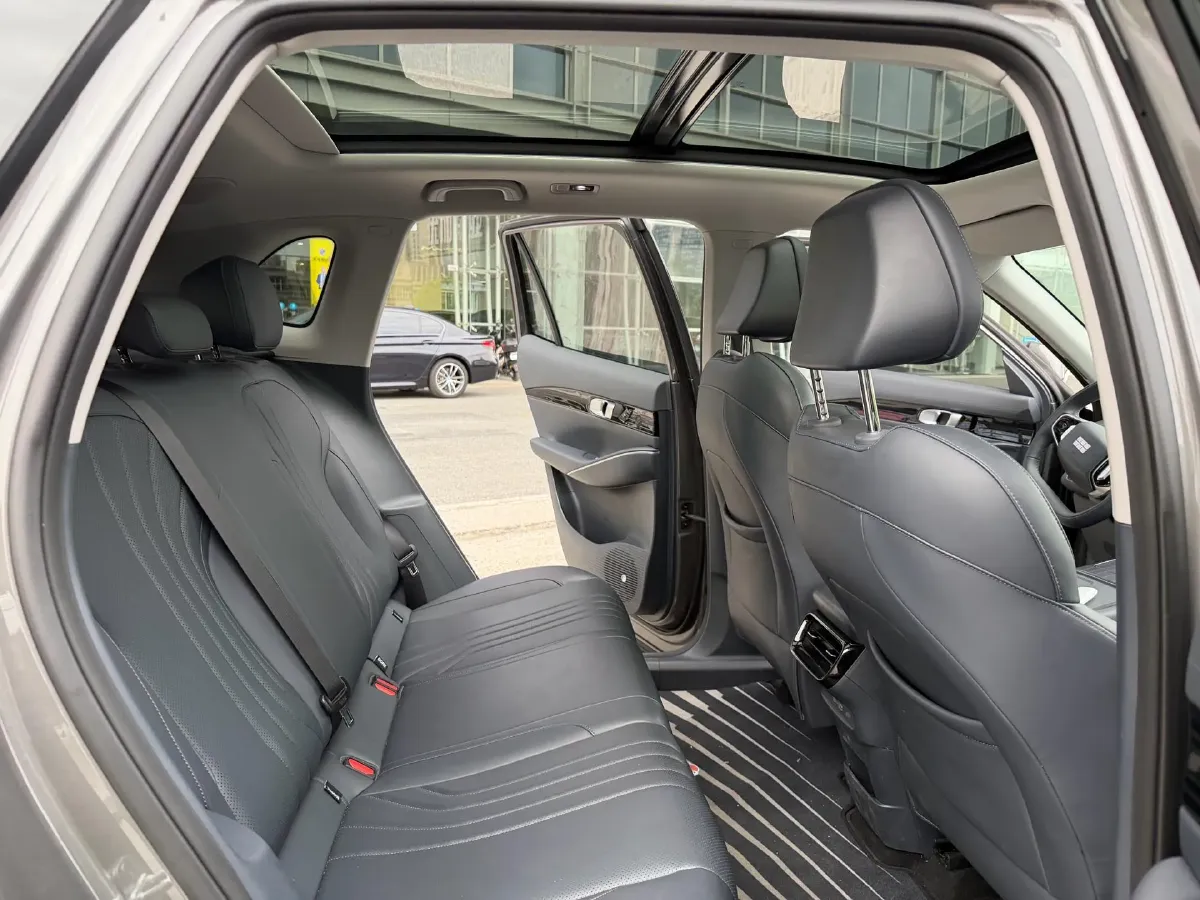 2024 Geely Emgrand L HiP 1.5T 181HP L4 3DHT PHEV 15.5KWH,autocango,china used car exporter,china ev exporter,chinese used car exporter,chinese used ev exporter