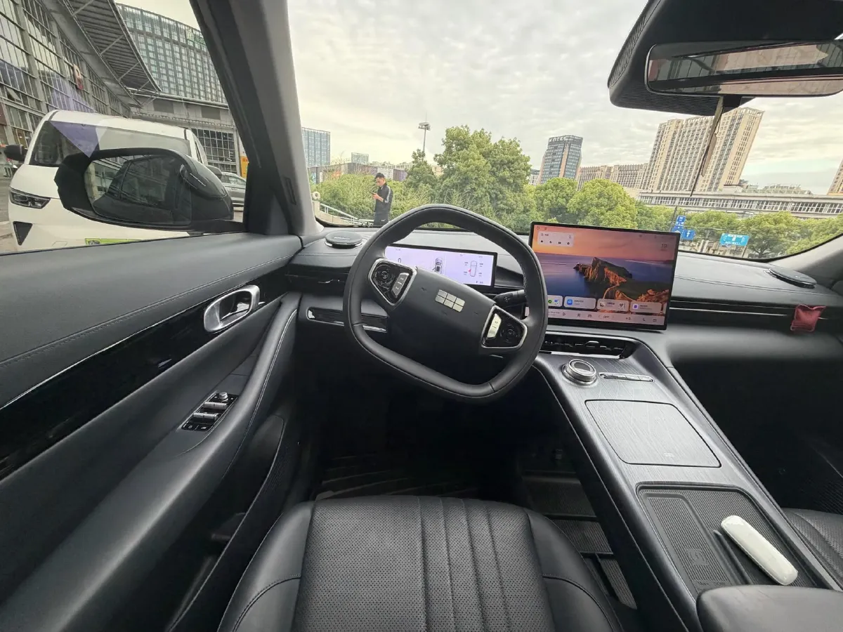 2024 Geely Emgrand L HiP 1.5T 181HP L4 3DHT PHEV 15.5KWH,autocango,china used car exporter,china ev exporter,chinese used car exporter,chinese used ev exporter