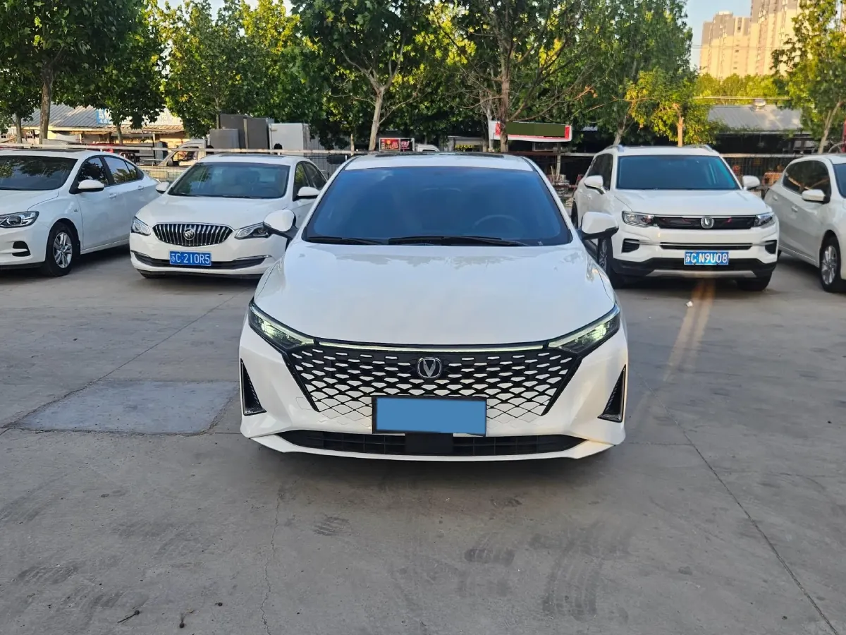 2023 ChangAn Raeton Plus 1.5T 188HP L4 7DCT,autocango,china used car exporter,china ev exporter,chinese used car exporter,chinese used ev exporter