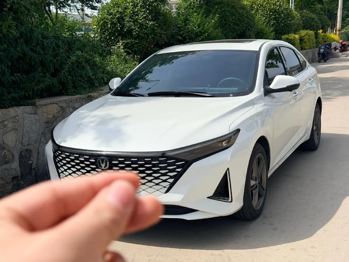 2023 ChangAn Raeton Plus 1.5T 188HP L4 7DCT,autocango,china used car exporter,china ev exporter,chinese used car exporter,chinese used ev exporter