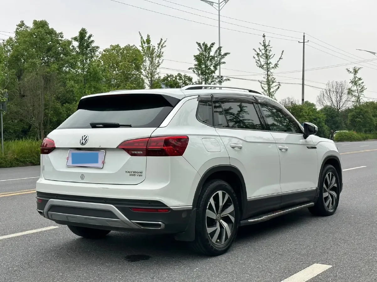 2019 Jeep Cherokee 2.0T 234HP L4 9AT,autocango,china used car exporter,china ev exporter,chinese used car exporter,chinese used ev exporter