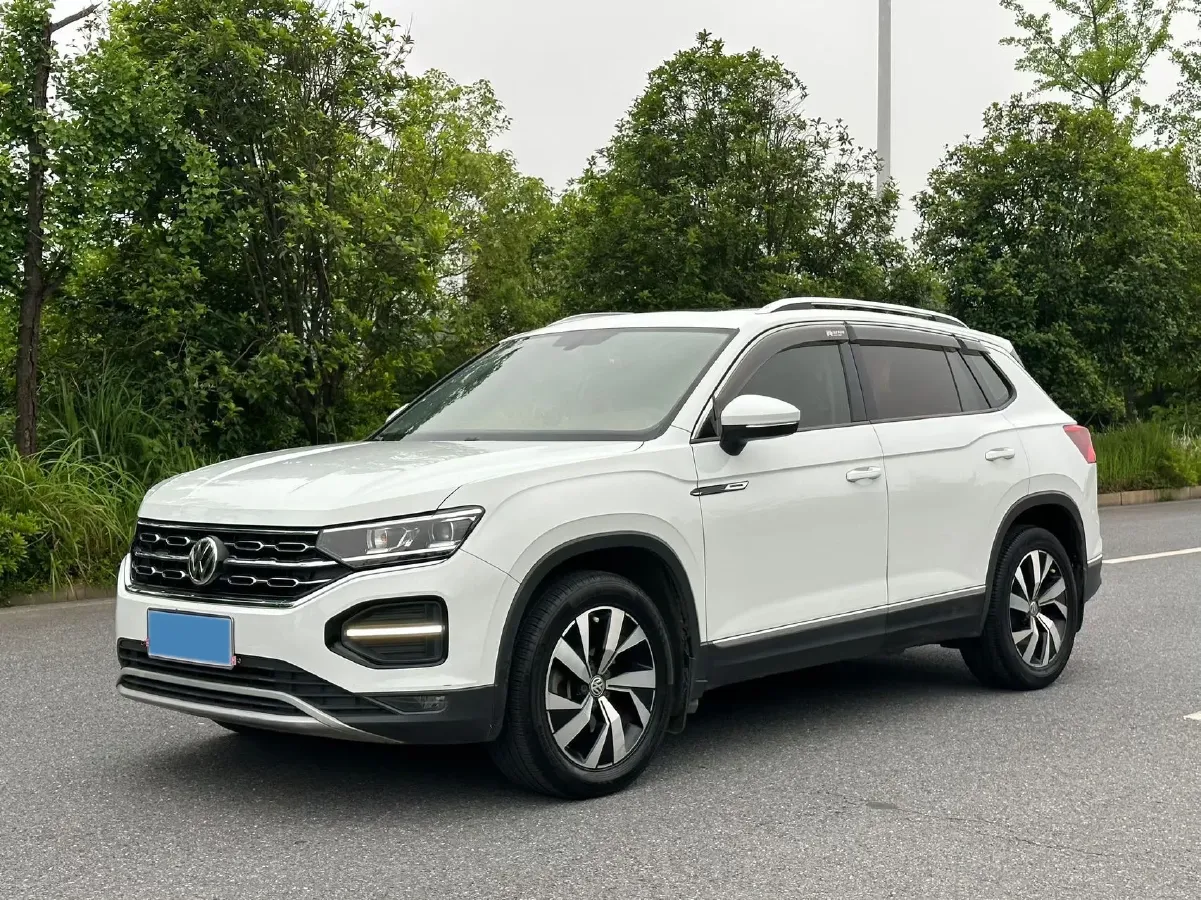 2019 Jeep Cherokee 2.0T 234HP L4 9AT,autocango,china used car exporter,china ev exporter,chinese used car exporter,chinese used ev exporter