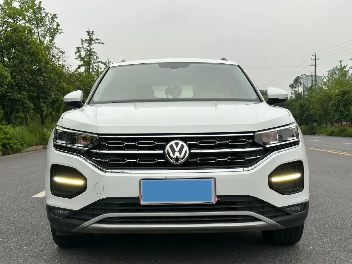 2019 Jeep Cherokee 2.0T 234HP L4 9AT,autocango,china used car exporter,china ev exporter,chinese used car exporter,chinese used ev exporter