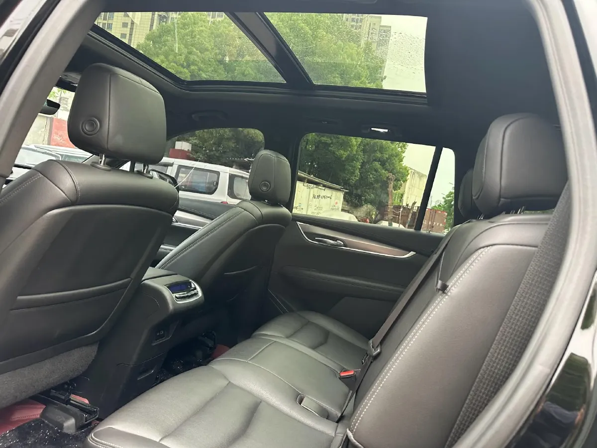 2021 Cadillac XT6 2.0T 237HP L4 9AT,autocango,china used car exporter,china ev exporter,chinese used car exporter,chinese used ev exporter