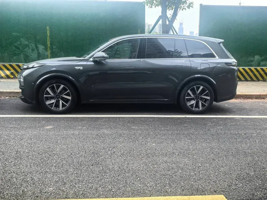 2023 Li L8 Range Extended 154HP REEV 40.9KWH,autocango,china used car exporter,china ev exporter,chinese used car exporter,chinese used ev exporter