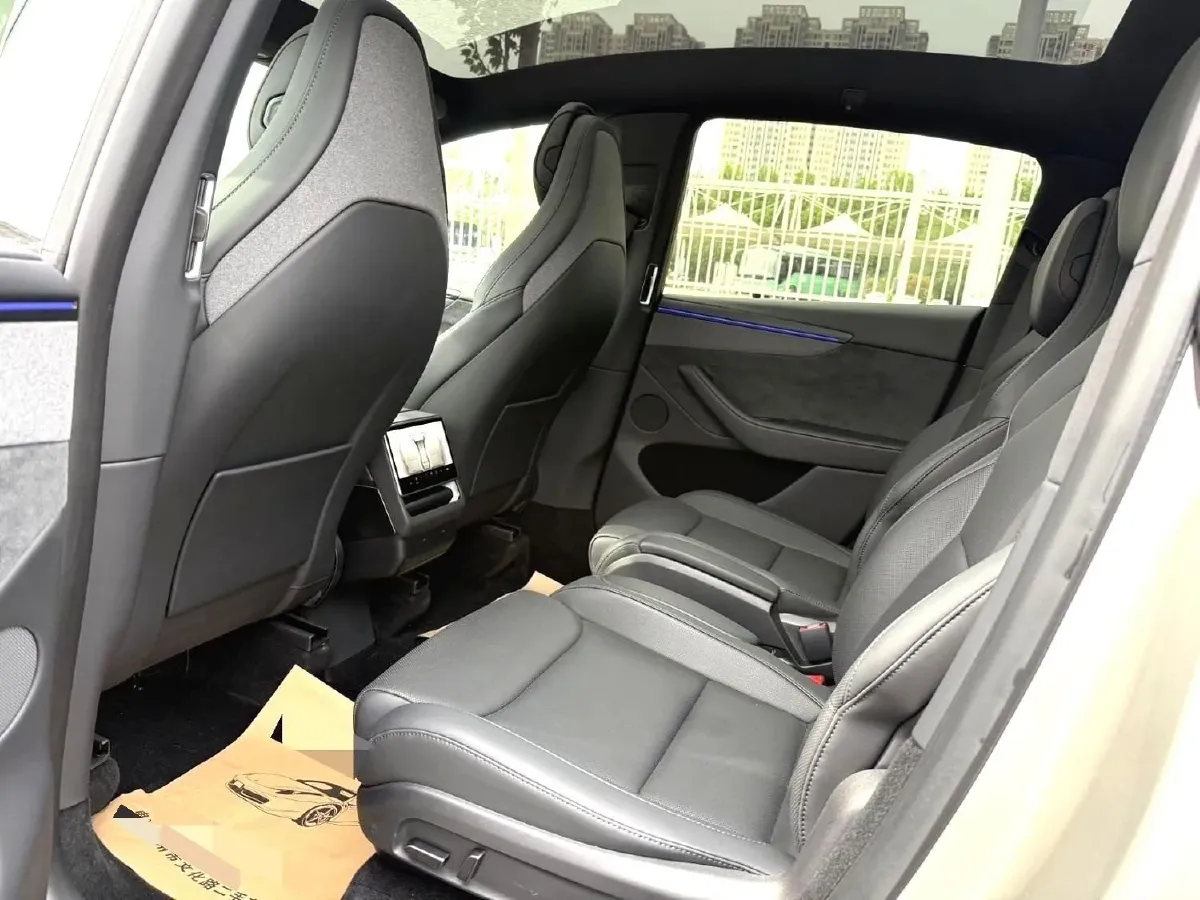 2025 Tesla Model Y L BEV,autocango,china used car exporter,china ev exporter,chinese used car exporter,chinese used ev exporter