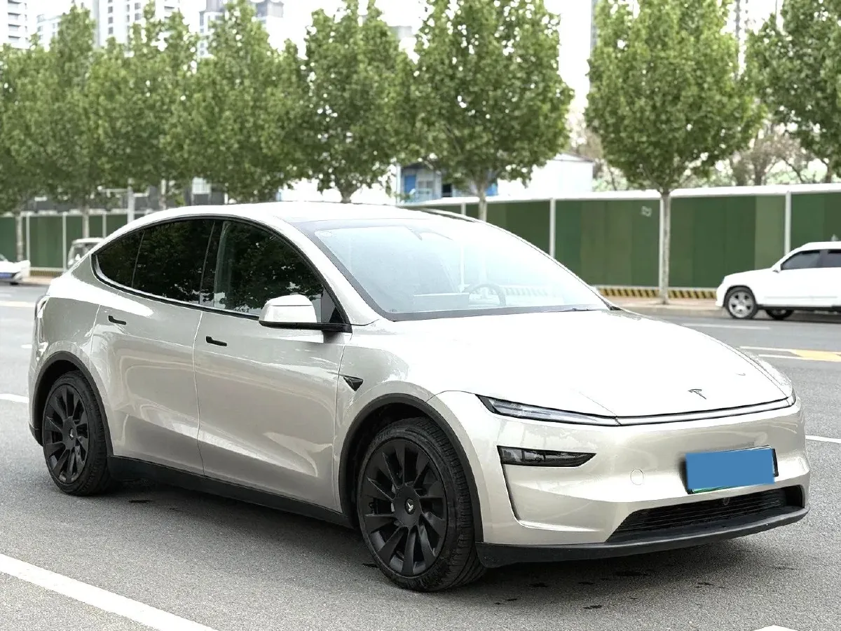2025 Tesla Model Y L BEV,autocango,china used car exporter,china ev exporter,chinese used car exporter,chinese used ev exporter