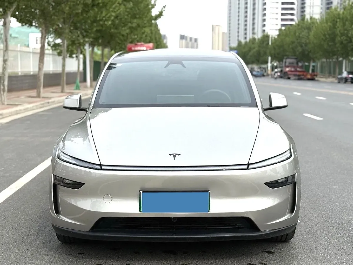 2025 Tesla Model Y L BEV,autocango,china used car exporter,china ev exporter,chinese used car exporter,chinese used ev exporter