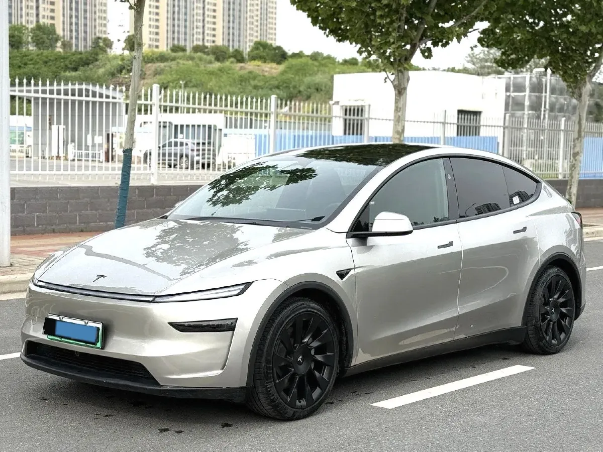 2025 Tesla Model Y L BEV,autocango,china used car exporter,china ev exporter,chinese used car exporter,chinese used ev exporter